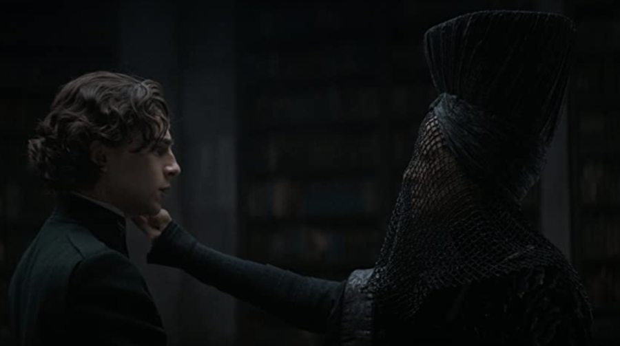 Timothée Chalamet (Paul, left) shows off his impressive acting skills in the box scene, where Paul is confronted with his deepest darkest fears.