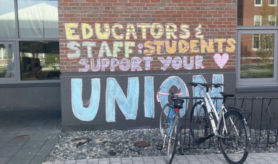 The chalk outside of Commons is just one of numerous places that messages of support for BESO can be found around campus.