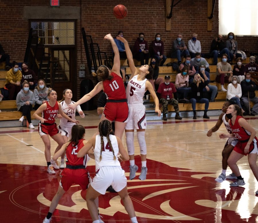 Women’s Basketball Just Misses National Ranking, Men Look to Improve on 3-3 Record