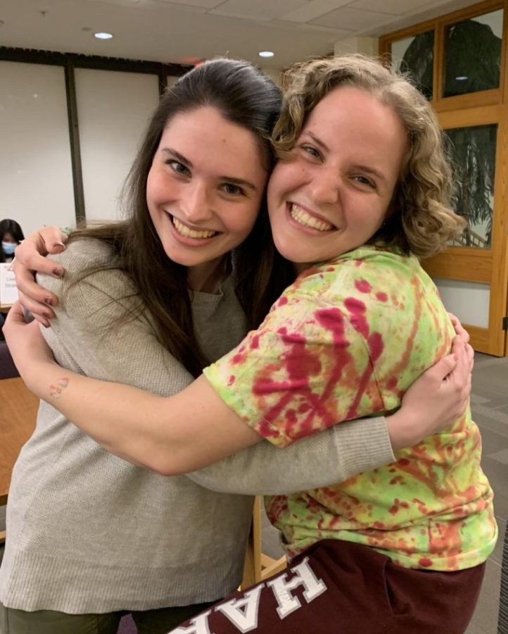 Julie Jesurum ‘22 (Right) and Katie Carrier ‘22 (Left) work in Dr. Colleen T. O’Loughlin’s lab to complete their senior theses. 