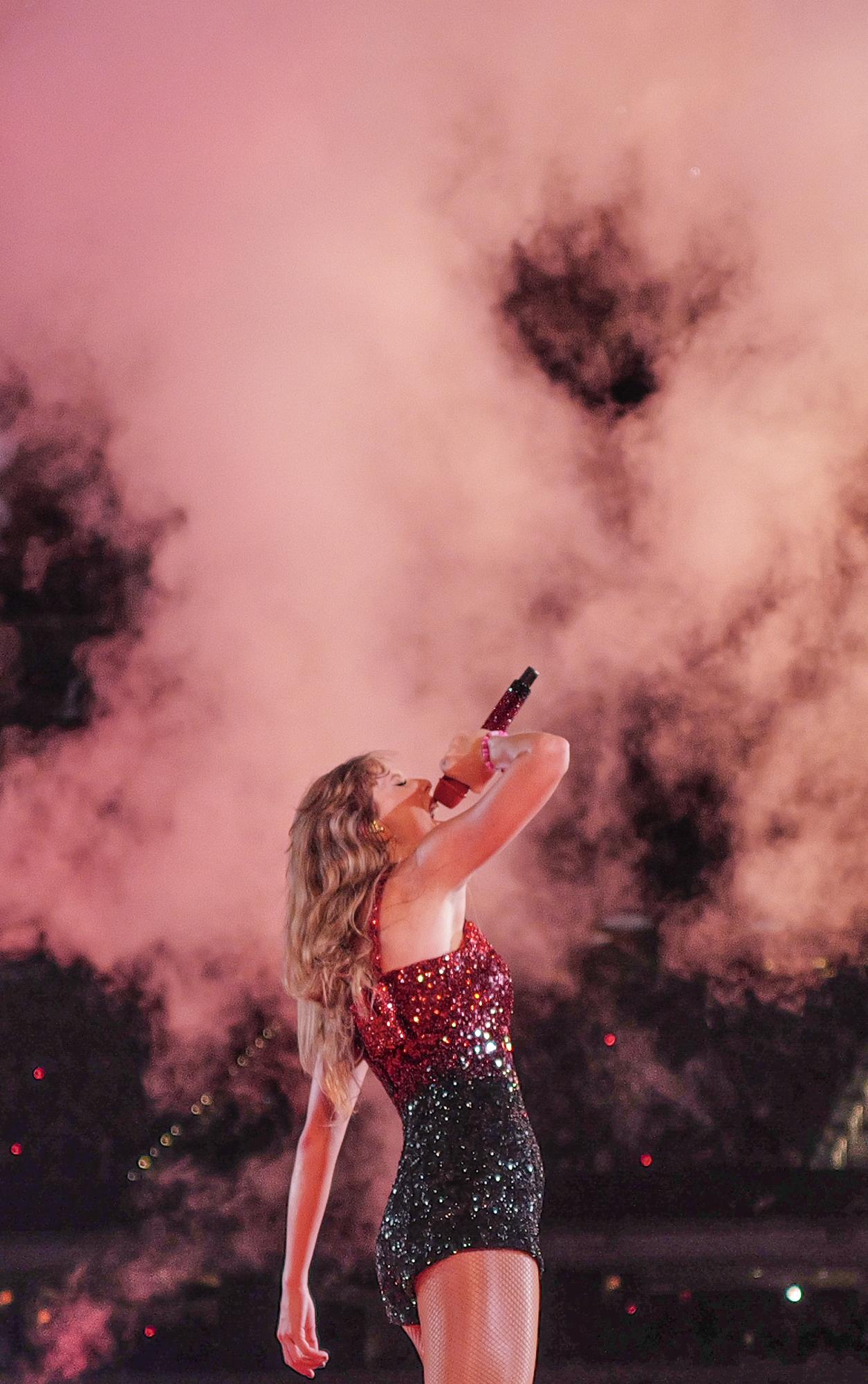 Taylor Swift's “The Eras Tour” Film Dazzles Like the Real Thing – The Bates  Student