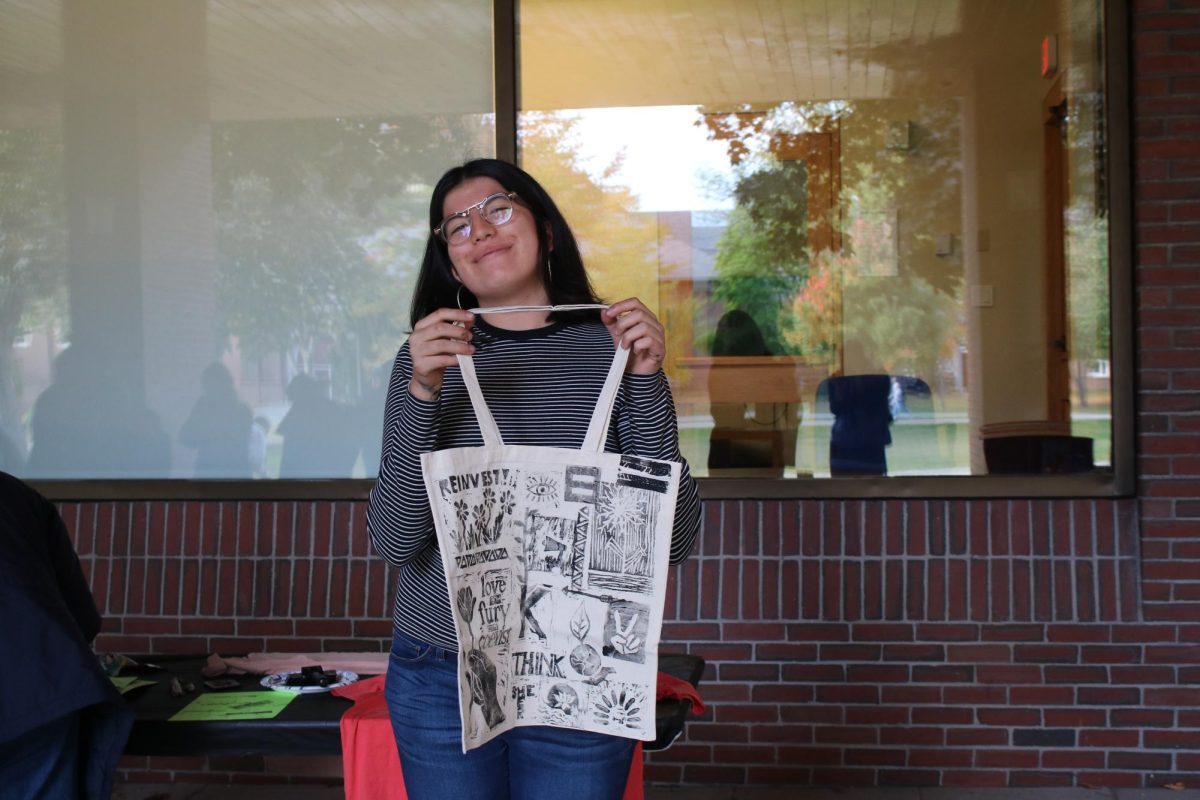 Kazumi Haag '28 and her tote bag. 